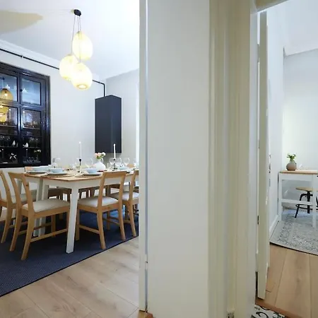Lejlighed Spacious 6br 3bath Ac In Center - Santur D5-6