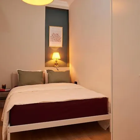 Spacious 6br 3bath Ac In Center - Santur D5-6 *