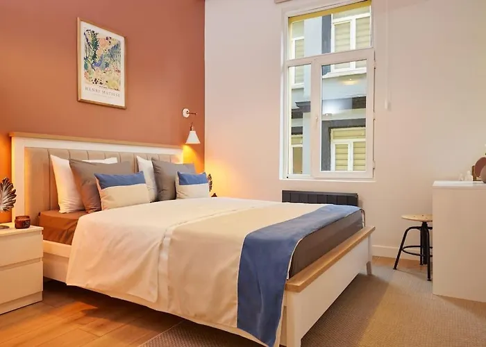 Spacious 6br 3bath Ac In Center - Santur D5-6 아파트 *